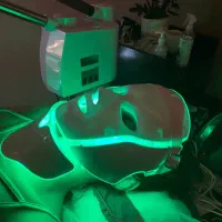 دستگاه بخور و ماسک led|آرایشگاه و سالنهای زیبایی|رشت, گلسار|دیوار