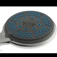 سر دوش با شیلنگ