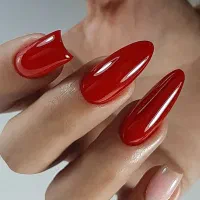آموزش کاشت ناخن