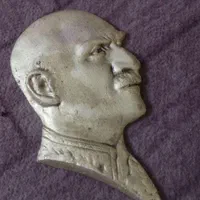 تندیس برنز شاه و تاج پهلوی|کلکسیون اشیاء عتیقه|ارومیه, |دیوار