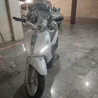 پیاجیو بورلی ۳۰۰