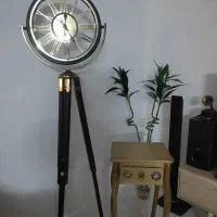 ساعت زمینی وی میز چهار پایه سالم به فروش میرسد