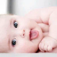 رحم با تخمکجایگزین