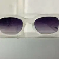 عینک آفتابی، برند (پرادا)