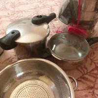 تعدادی لوازم خانه.همه باهم