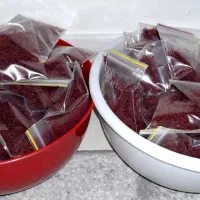 زعفران اعلای نیشابور پاک شده بصورت نگین و سوپرنگین