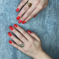 رنگ مو کاشت ناخن|خدمات آرایشگری و زیبایی|مشهد, زمرد|دیوار