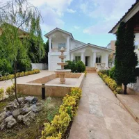 باغ ویلا نیم پیلوت ۳۲۰ متری مدارک آماده انتقال