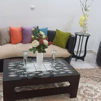 فروش ست مبل ۷ نفره شیک و تمییز با یک‌ جلومبلی