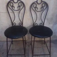 صندلی فلزی. اجاق گاز. کمود لباسی