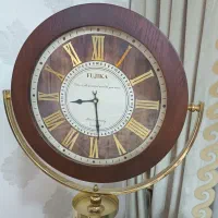 ساعت پایه دار