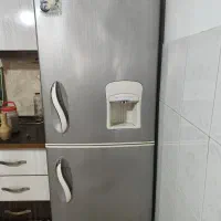 یخچال آیسان
