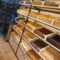 ویترین آجیل‌فروشی