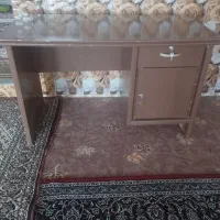 یک میز کار