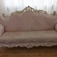 یک دست مبلمان سلطنتی بهمراه میز ناهار خوردی