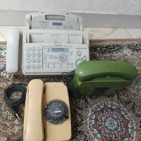 فکس و تلفن قدیمی و چای ساز
