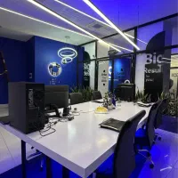 ادمین ایده پرداز و موبایل گراف