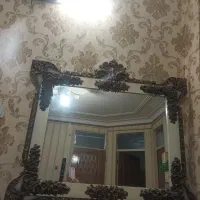 یک آیینه سالم دیوارکوب