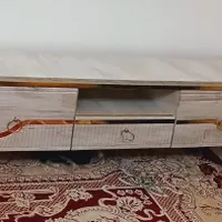 کمد و میزتلویزیون