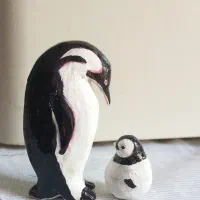 مجسمه پنگوئن‌ و جوجه