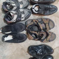 چند جفت کفش نو