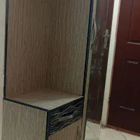 جاکفشی و جالباسی سالم و تمیز آینه‌دار