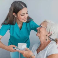 اعزام و استخدام نیروی مراقب جهت نگهداری از سالمند