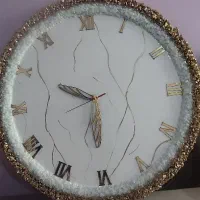 ساعت کریستال تم سفید و طلایی