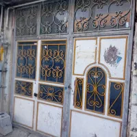 در آهنی بفروش میرسد