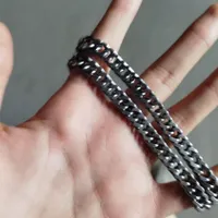 گردنبند|بدلیجات|شیروان (خراسان), |دیوار