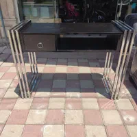 میز کاشت ناخن|آرایشگاه و سالنهای زیبایی|رشت, امین الضرب|دیوار