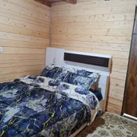 کلبه چوبی دوخوابه نزدیک رشت|اجارهٔ کوتاهمدت ویلا و باغ|رشت, بیجارپس|دیوار