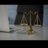 وکیل پایه یک دادگستری