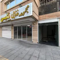 ۶۱ متر خیابان خواجه عمید همراه با ۱۳۵ متر زیرزمین|اجارهٔ مغازه و غرفه|اصفهان, خواجه عمید|دیوار