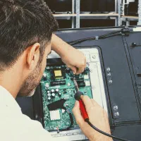 تعمیر تلویزیون LED و LCD در منزل و محل کار