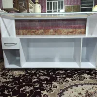میز و قفسه