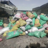 سلام کارگر جهت بسته بندی زغال خانوم