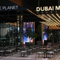 باریستا و اشپز و فروشنده در کافه