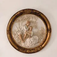 تابلو برجسته دیواری قطر ۶۰ ایراد جزئی دارد