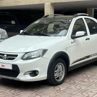 کوئیک  R سفید و مشکی