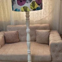 آباژور ایستاده