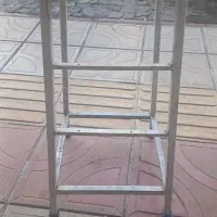 چهارپایه آهنی