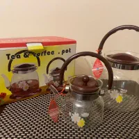 کتری و قوری پیرکس کاملا نو همراه با جعبه