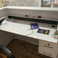 میز کانتر و ویترین شیشه ای