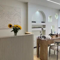 استخدام ناخن کار حرفه ای