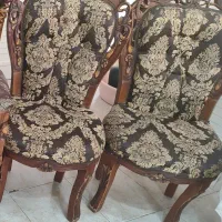 دوعدد صندلی سلطنتی