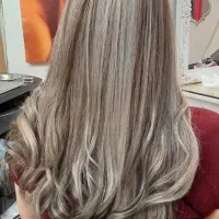 سالن زیبایی|خدمات آرایشگری و زیبایی|خوی, |دیوار