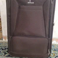 یک عدد چمدان نو