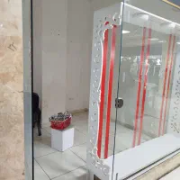 ویترین با ۳عدد چراغ نور طبیعی