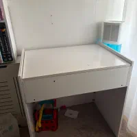 میز تحریر و صندلی گردان